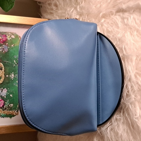 Salvatore Ferragamo for Turkish Airlines Business Class Toiletry Bag - Picture 5 of 14